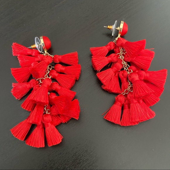 Red string earrings - Picture 3 of 4